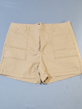 NWOT Banana Republic Factory Tan Utility Shorts. Size 16.